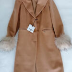 cappotto donna con inserti in pelliccia