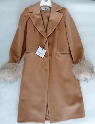 cappotto donna con inserti in pelliccia