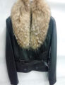 Giacca in pelle con collo in pelliccia